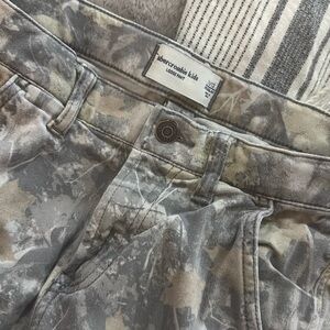 Abercrombie kids camo pants